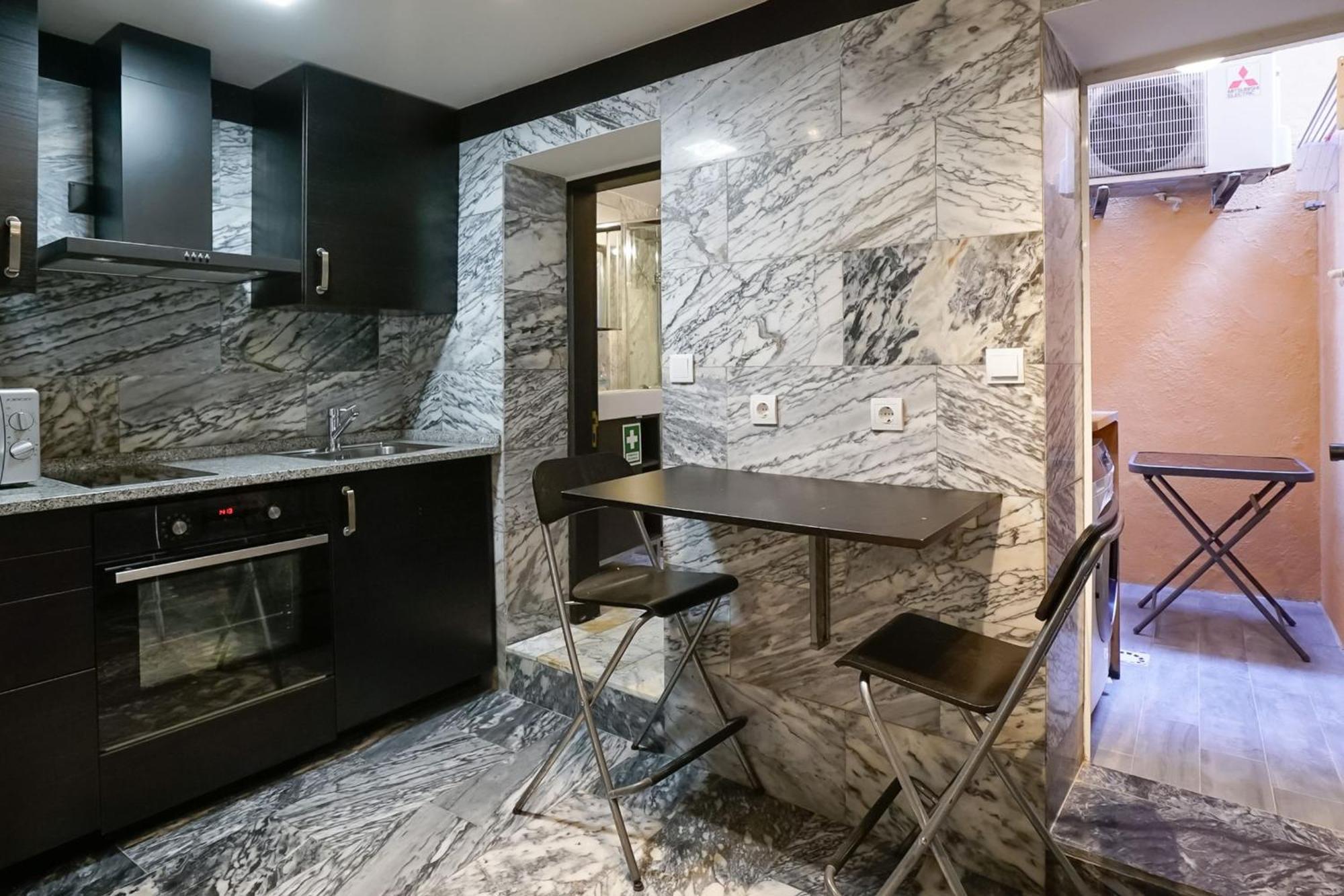 Cosmopolitan Chiado Apartment By Lovelystay Lissabon Buitenkant foto